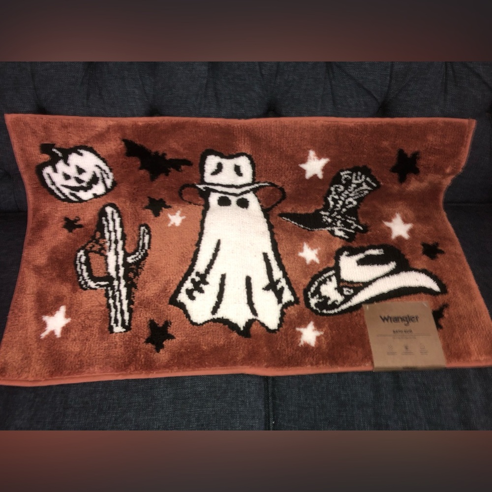 👻 Wrangler  Ghost Western bath rug
